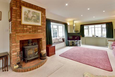 undefined, Yew Trees, South Willingham LN8 6NN