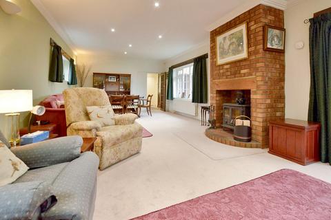 undefined, Yew Trees, South Willingham LN8 6NN