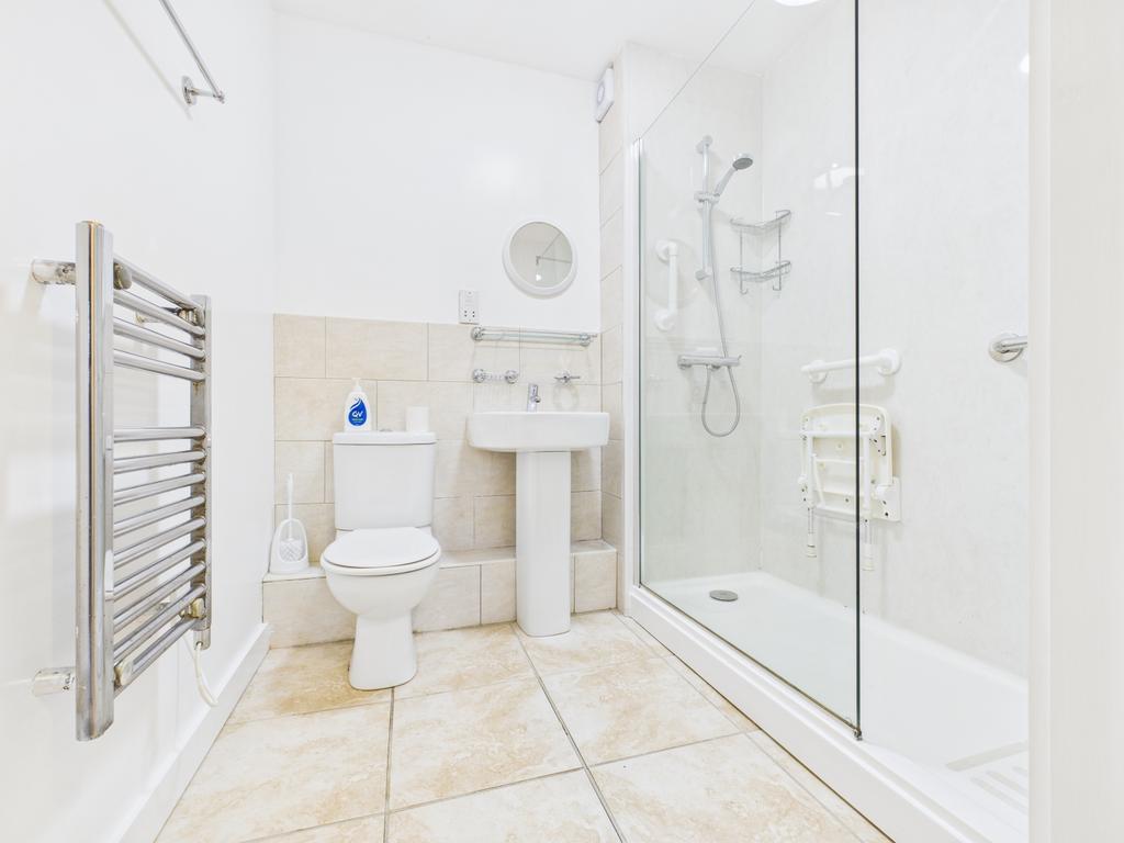 Cam03729 g0 pr0176 still004