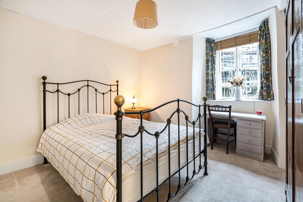 Bedroom 2 (2)