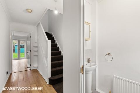 undefined, Village Close, Hoddesdon EN11