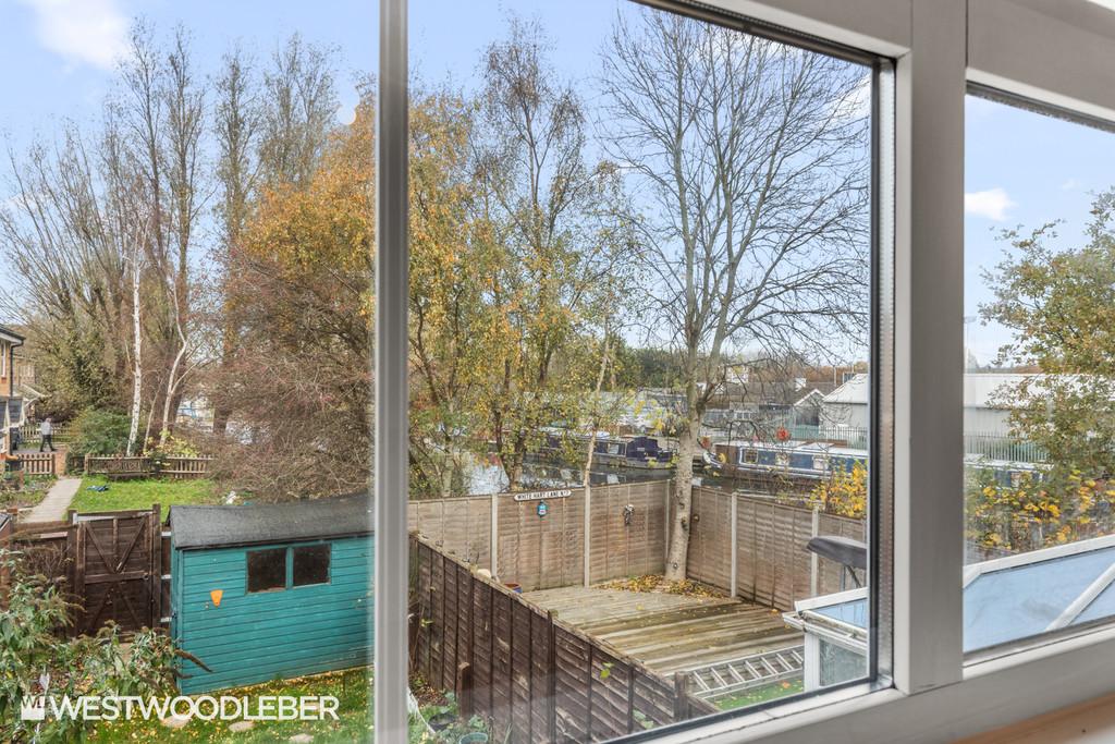 Village Close 10