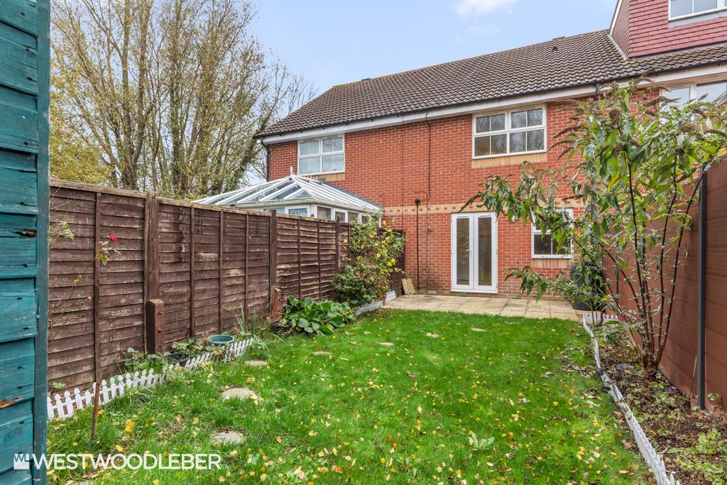 Village Close 16