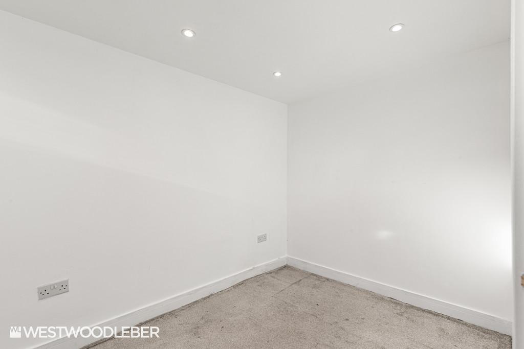 Hillside Crescent 7
