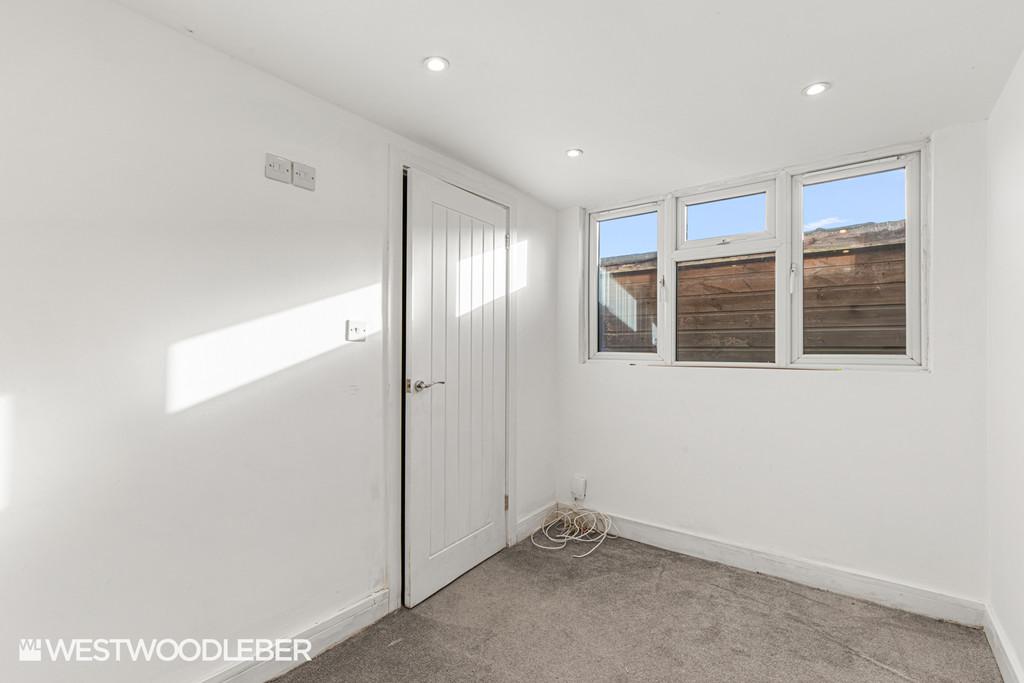 Hillside Crescent 8