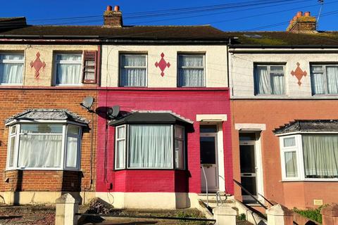 102 Pagitt Street, Chatham, Kent, ME4 6RD