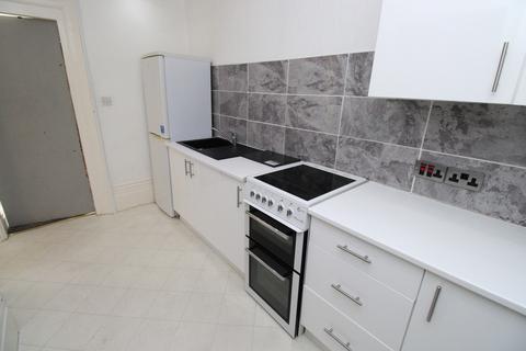 2 bedroom flat to rent, Dean Street, Blackpool