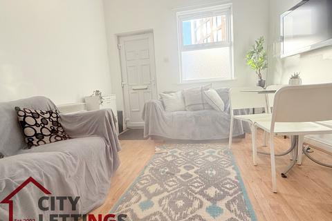 4 bedroom terraced house to rent, Alfreton Road , Radford