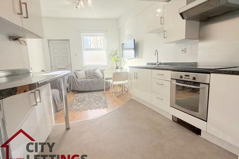4 bedroom terraced house to rent, Alfreton Road , Radford