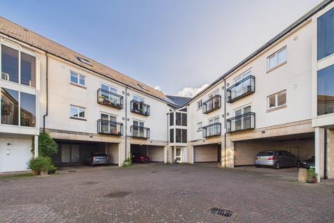 2 bedroom apartment to rent, St James Mews, The Hoe PL1