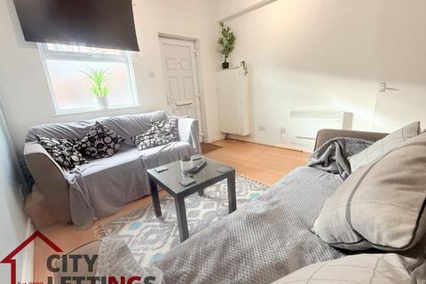 4 bedroom terraced house to rent, Alfreton Road, Radford