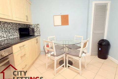 4 bedroom terraced house to rent, Alfreton Road, Radford