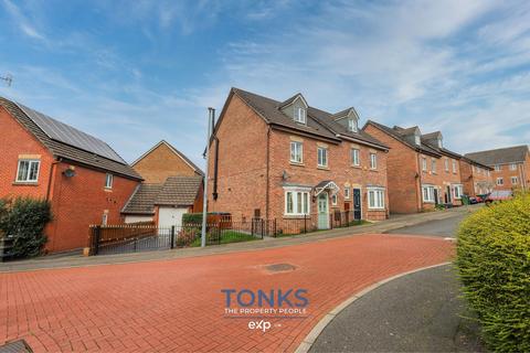 4 bedroom semi-detached house for sale, Wycherley Way, Cradley Heath B64