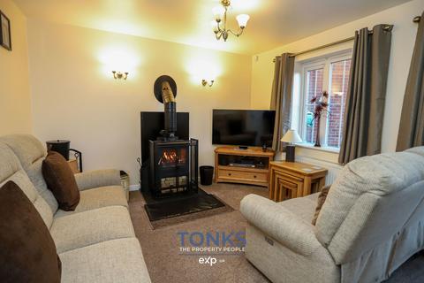 4 bedroom semi-detached house for sale, Wycherley Way, Cradley Heath B64