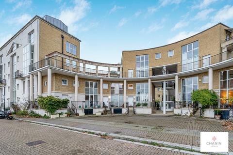 2 bedroom apartment to rent, Princes Court, London SE16