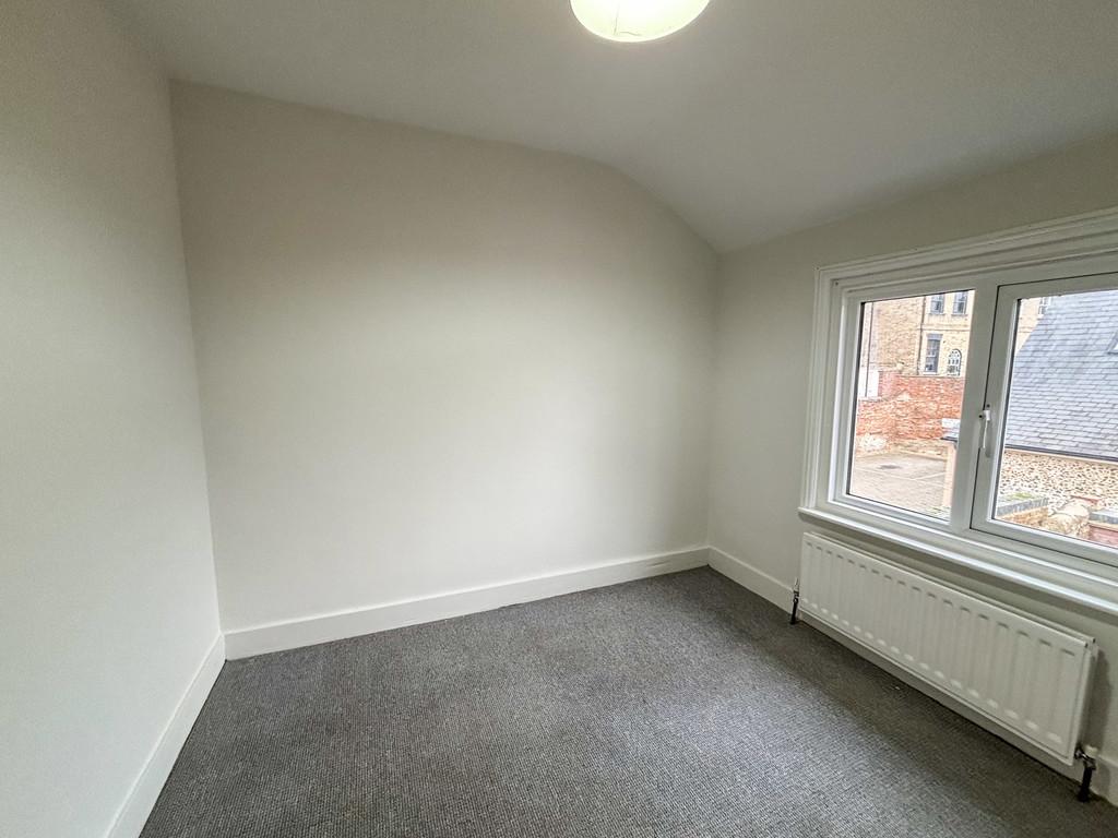 Rear Bedroom/Study