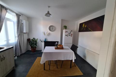 3 bedroom end of terrace house for sale, Netley Road, Ilford IG2