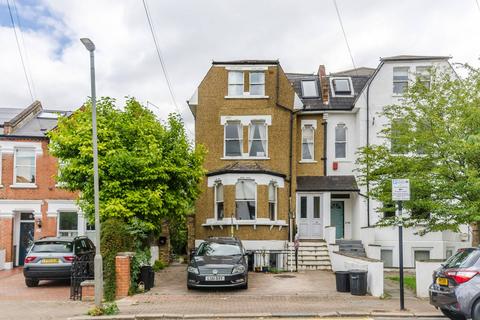 2 bedroom flat to rent, Culverden Road, Balham, London, SW12