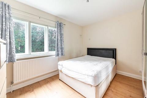 2 bedroom flat to rent, Northwick Avenue, Kenton, Harrow, HA3