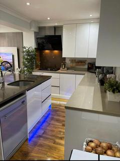 undefined, Lodge Avenue, Croydon, CR0