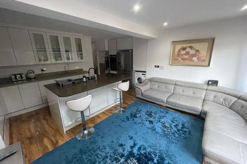 undefined, Lodge Avenue, Croydon, CR0