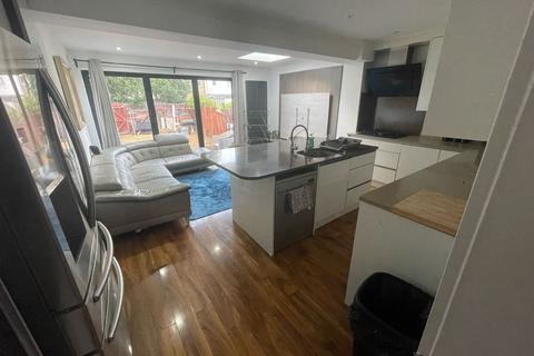undefined, Lodge Avenue, Croydon, CR0