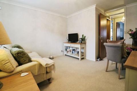 1 bedroom flat for sale, Vicarage Way, Colnbrook