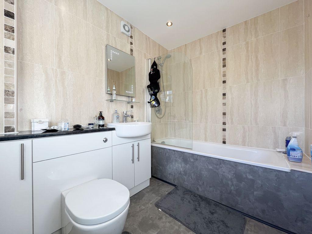 En suite bathroom