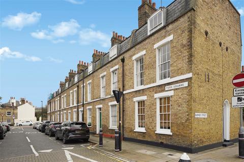 undefined, London E14