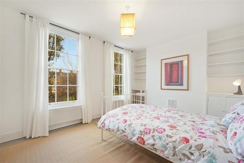 undefined, London E14
