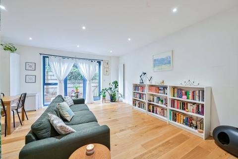 undefined, Waleorde Road, Elephant and Castle, London, SE17