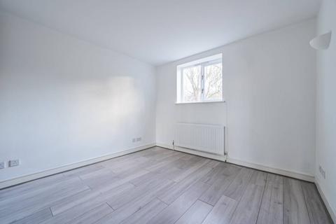 undefined, Kingsbridge Court, Canary Wharf, London, E14