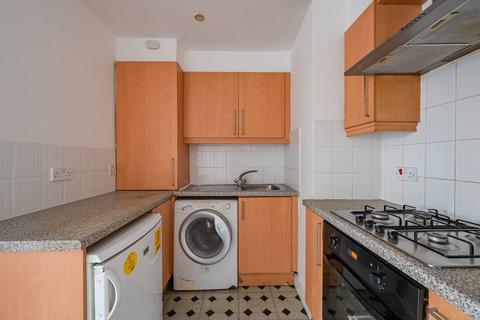 Kingsbridge Court, Canary Wharf, London, E14