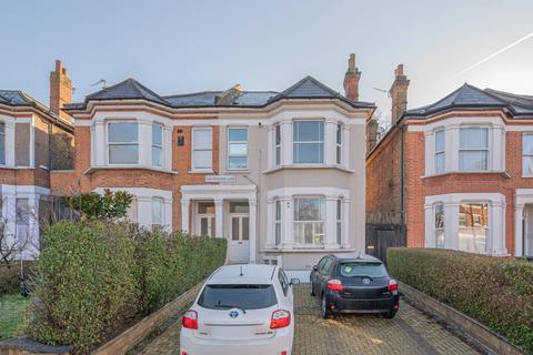 4 bedroom flat to rent, Greyhound Lane, Streatham Common, London, SW16