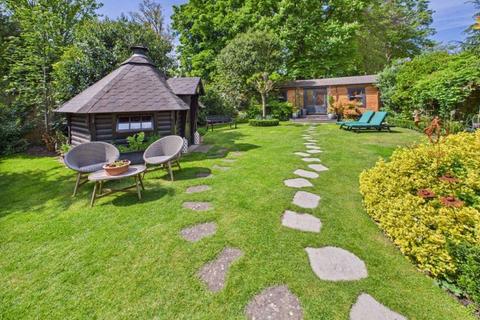undefined, Woodside Avenue, Walton-On-Thames
