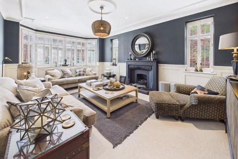 undefined, Woodside Avenue, Walton-On-Thames