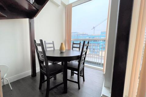 3 bedroom duplex for sale, Capital East Apartments, Western Gateway, London
