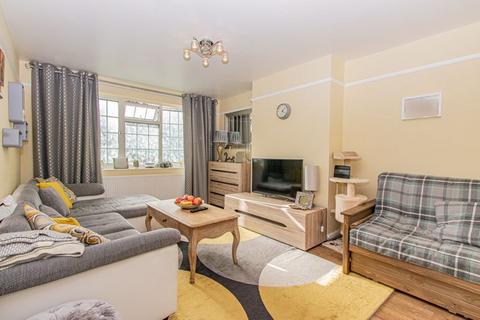 2 bedroom property for sale, Brookfield Court, Oldfield Lane South
