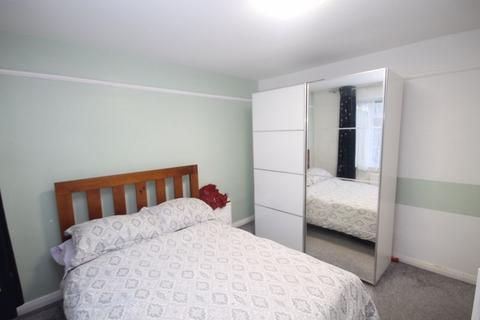 2 bedroom property for sale, Brookfield Court, Oldfield Lane South