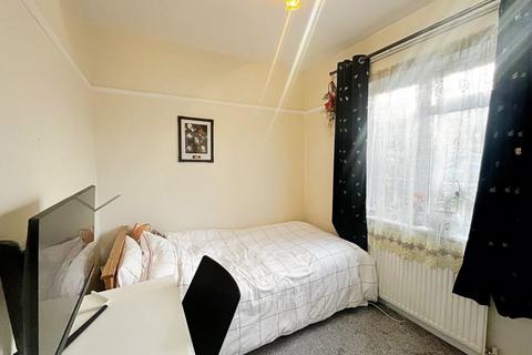 2 bedroom property for sale, Brookfield Court, Oldfield Lane South