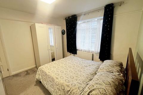 2 bedroom property for sale, Brookfield Court, Oldfield Lane South