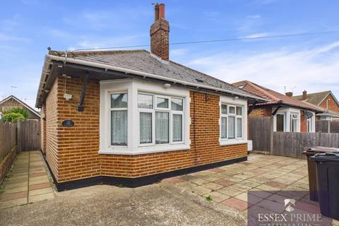 Two Bedroom Detached bungalow Lake Walk CO152AA
