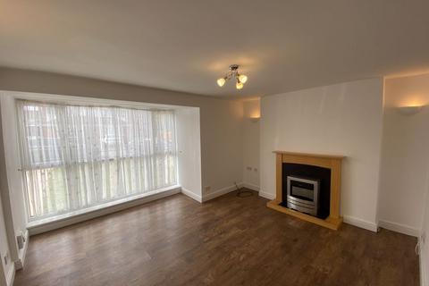 3 bedroom semi-detached house to rent, Queen Street, Kingswinford DY6