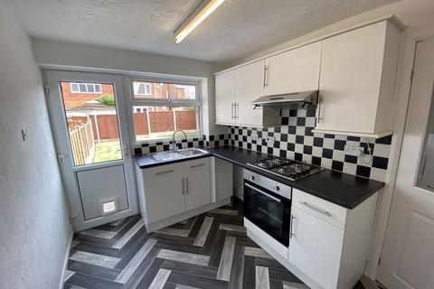 3 bedroom semi-detached house to rent, Queen Street, Kingswinford DY6