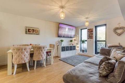 2 bedroom apartment for sale, Waterstone Way, Greenhithe DA9