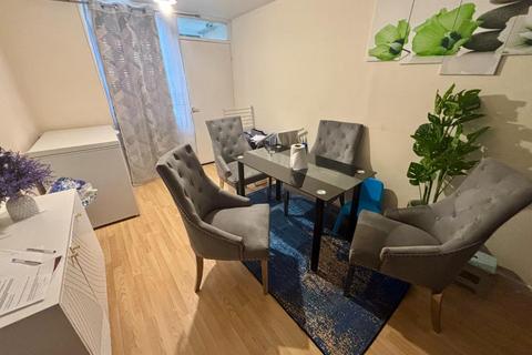 undefined, Preston Court, Lumbertubs, Northampton NN3