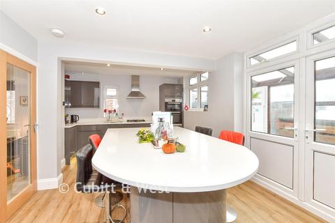 4 bedroom semi-detached house for sale, Henry Avenue, Rustington BN16