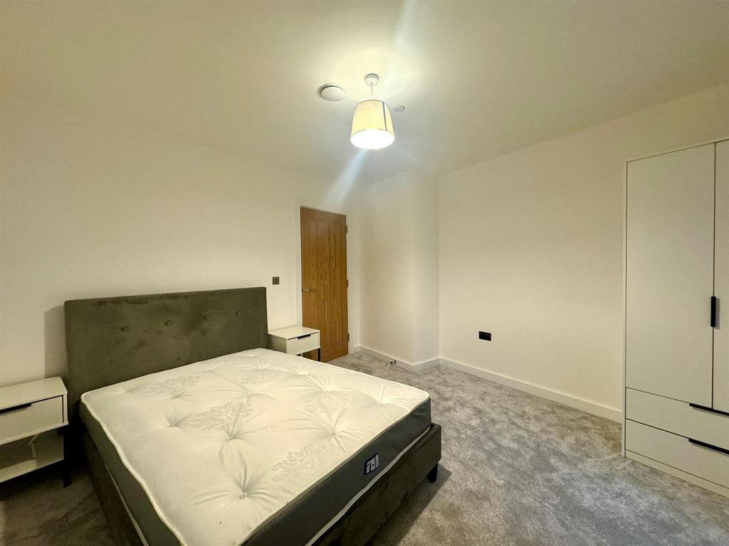 Bedroom pic 2.jpeg