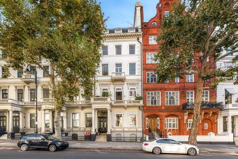 3 bedroom flat for sale, Queen'S Gate, South Kensington SW7