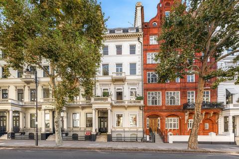 3 bedroom flat for sale, Queens Gate South Kensington SW7